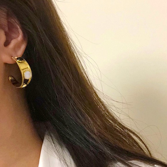 The C shape earrings - Picture 5 of 6